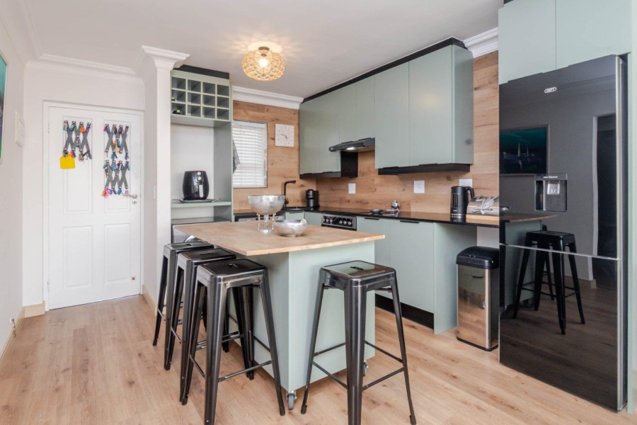2 Bedroom Property for Sale in Bloubergstrand Western Cape